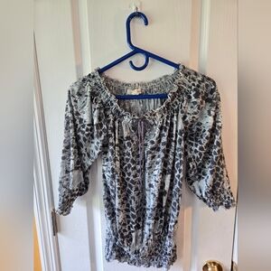 Women's Black and White Top